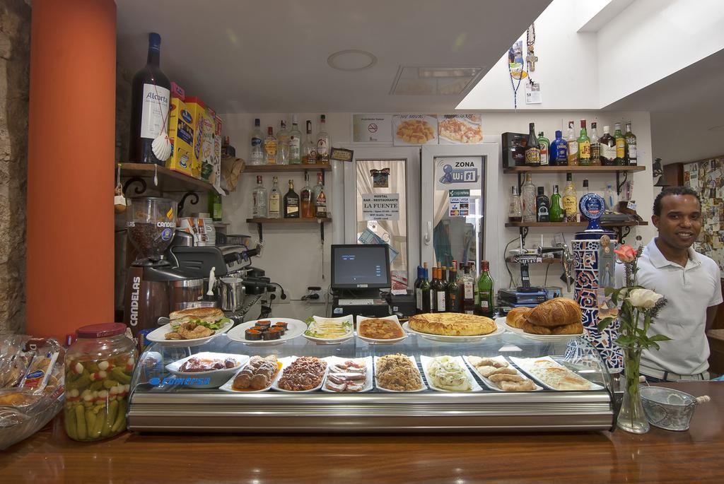 Hostal-Bar Restaurante "La Fuente" Rabe de las Calzadas Bagian luar foto